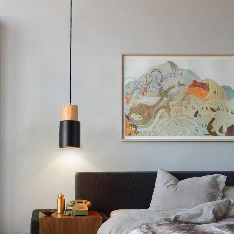 Moderne Hanglamp van Metaal en Hout met Kleurrijk Design