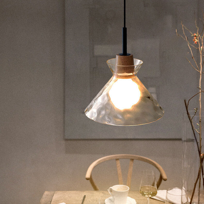 Moderne Glazen Hanglamp met Houten Accenten in Diverse Designs