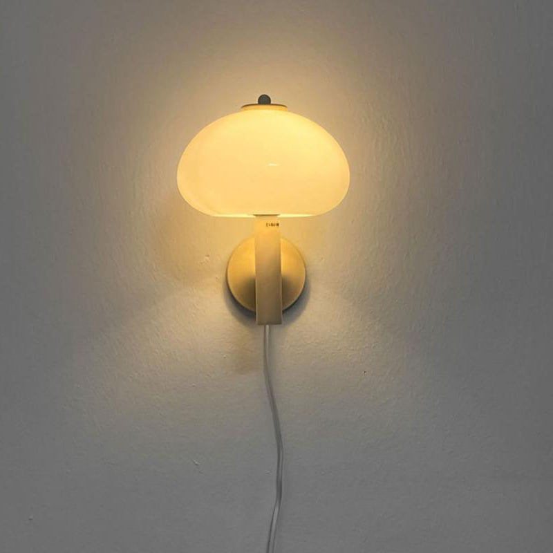 Moderne Wandlamp van Glas en IJzer – Milk White