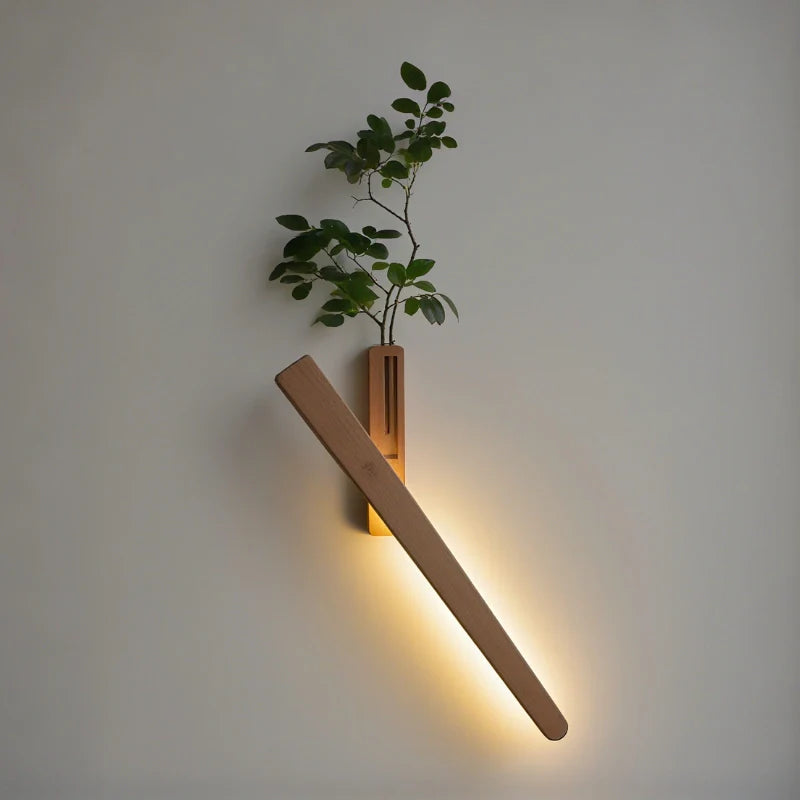 Elegante Winterse Wandlamp met Houten Design & Ingebouwde Vaas