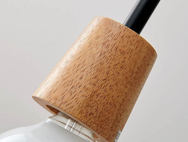 Moderne Glazen Hanglamp met Houten Accenten in Diverse Designs