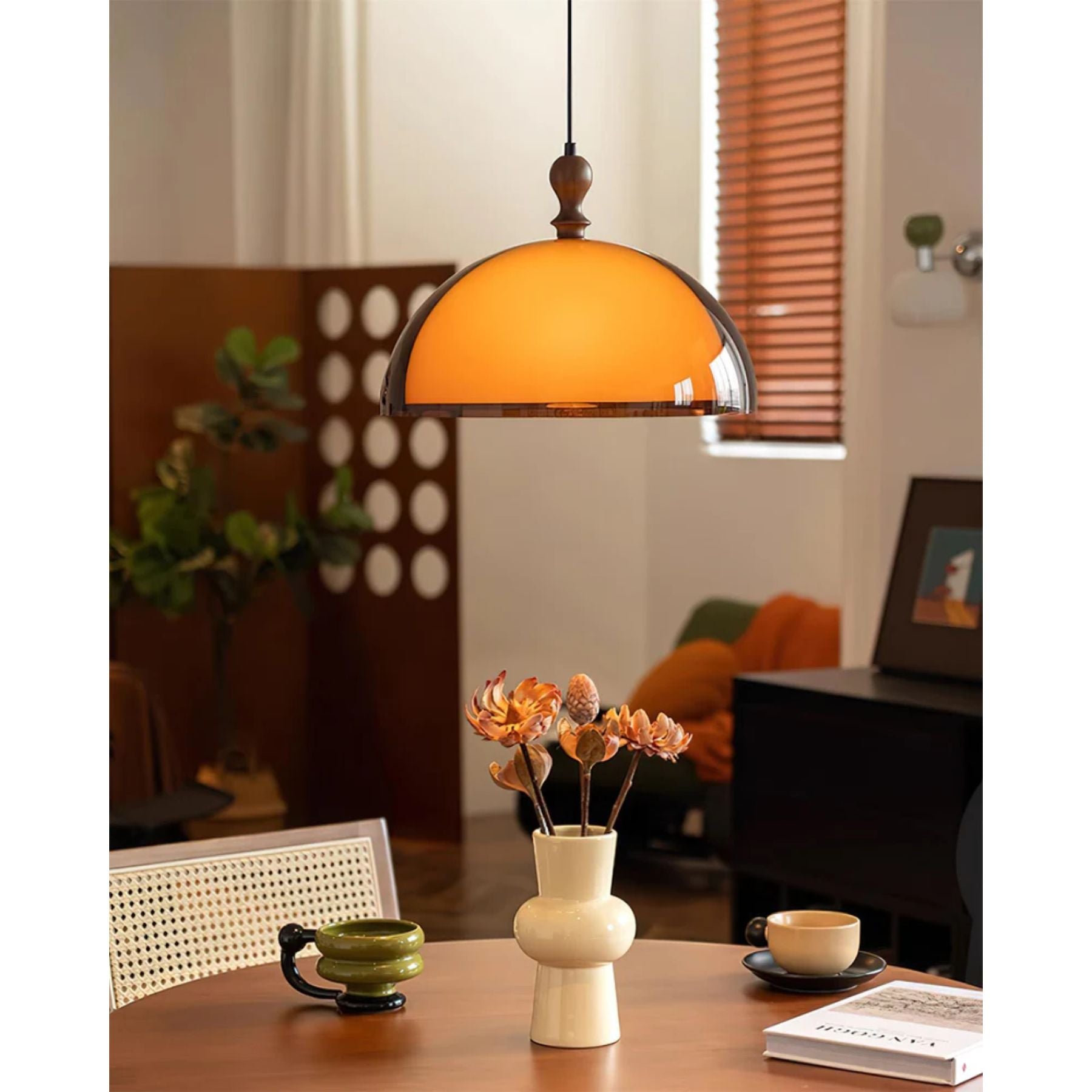 Hanglamp van Walnoothout & Acryl – Klassiek & Modern