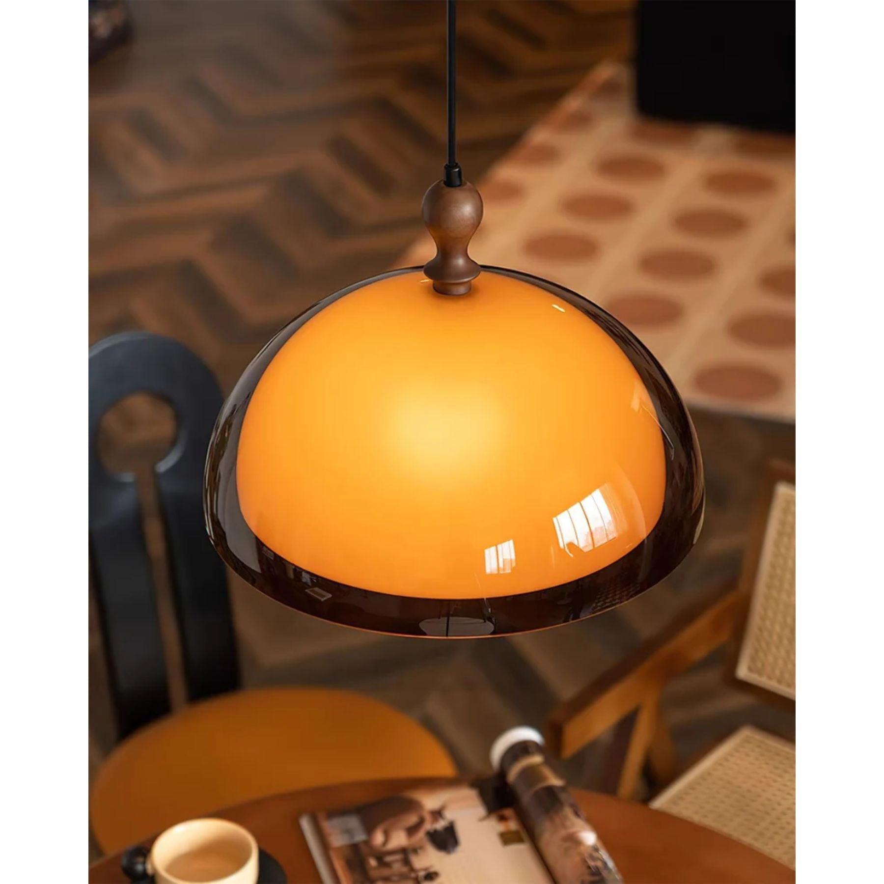 Hanglamp van Walnoothout & Acryl – Klassiek & Modern