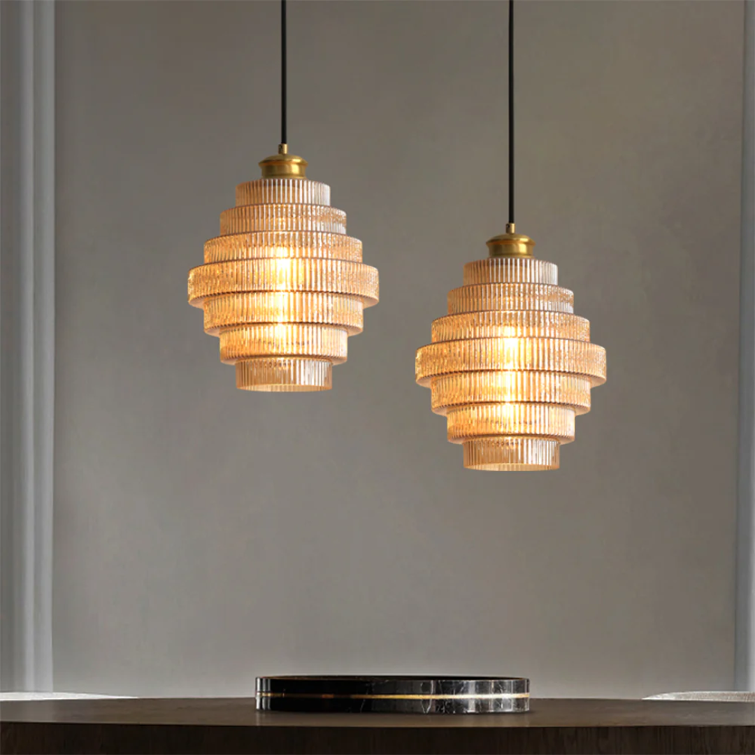 Golvende Glazen Hanglamp met Geribbelde Kap en Messing Details