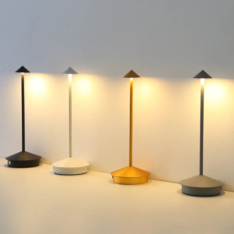 Cassia – Minimalistische Tafellamp met Dimbare LED & Draadloos Design