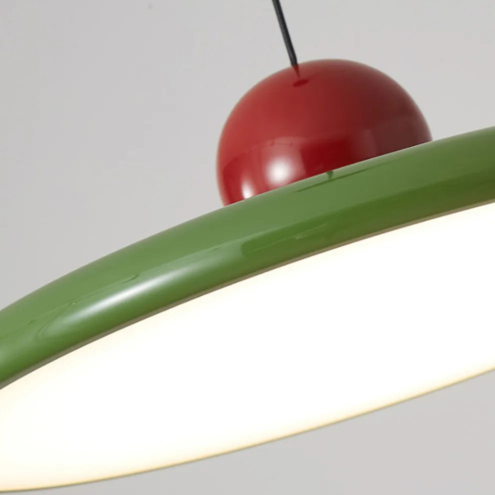 Scandinavische Design Hanglamp met Kleurrijke Metalen Afwerking en LED Verlichting
