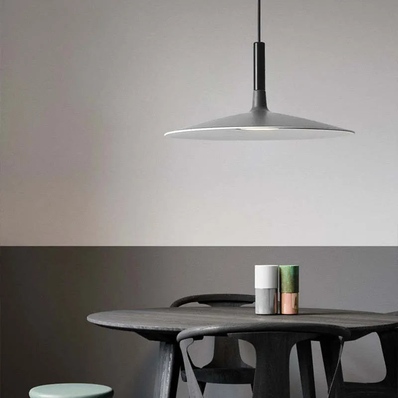 Suspension Minimaliste Moderne à Forme Épurée avec Éclairage LED