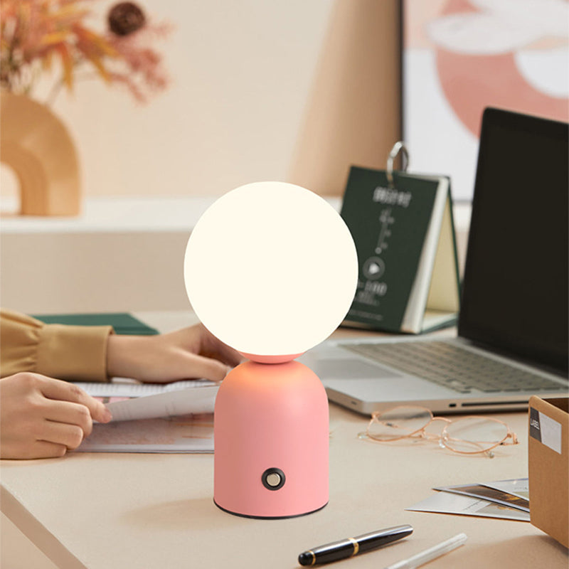 Minimalistische LED Tafellamp – Plug-in, 2 W met Acryl Kap