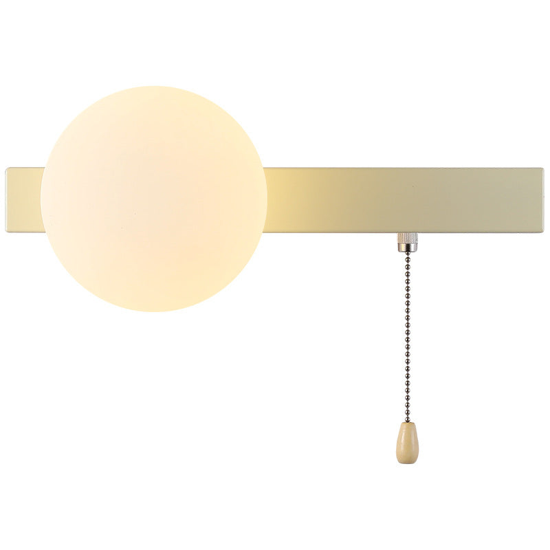Simpele Wandlamp met Glazen Kap – Verkrijgbaar in Rood, Groen, Zwart en Off-White
