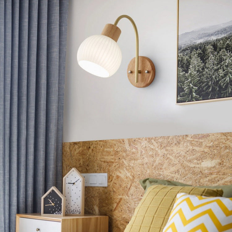 Minimalistische Wandlamp van Rubberwood & Glas – Goud – 3 Designs