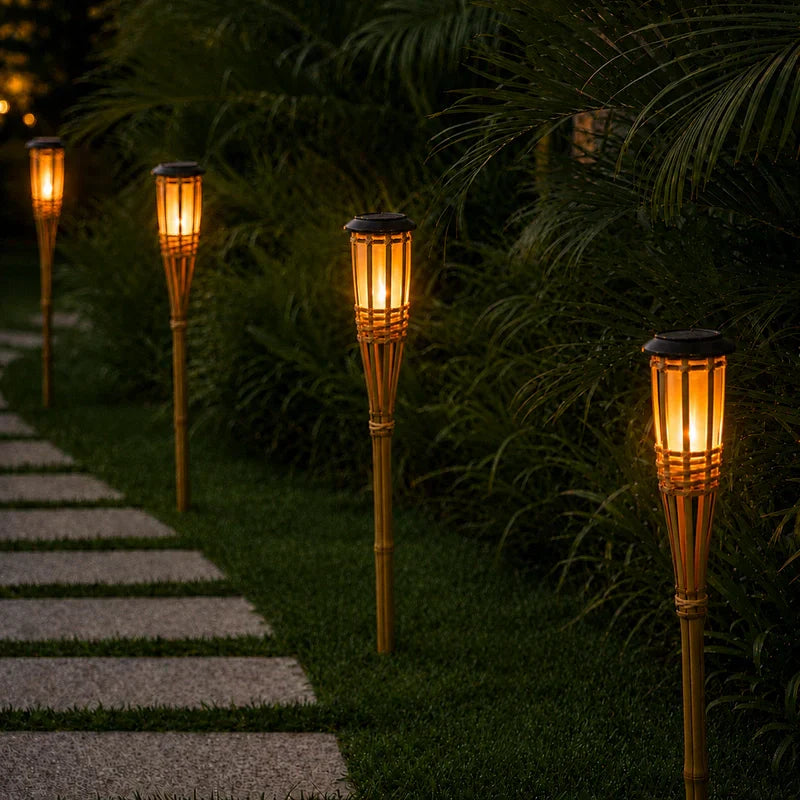 Solar Bamboe Tuinfakkel – Flikkerende LED Vlam Buitenlamp voor Tuin & Terras