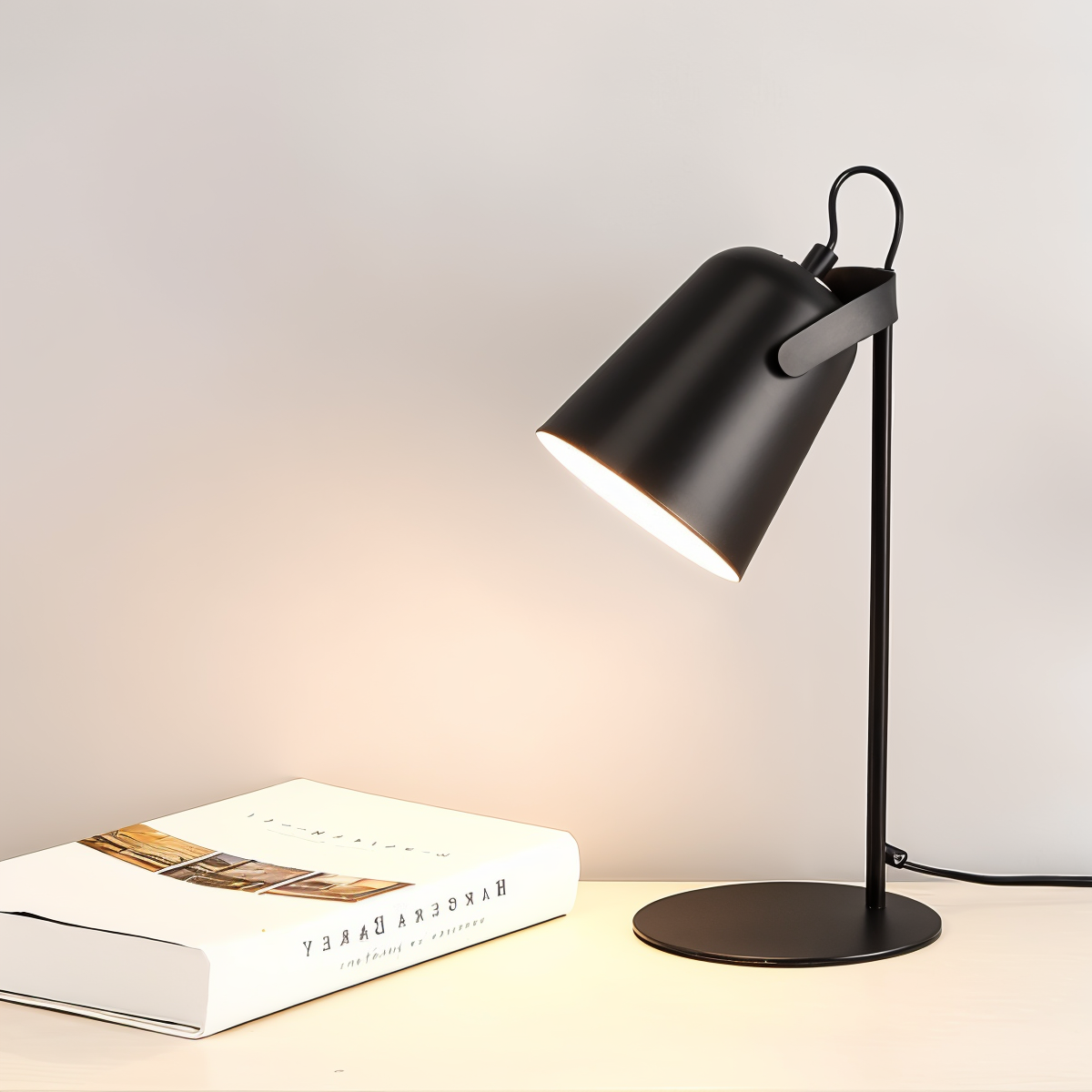 Kleurrijke Bureaulamp met Scandinavisch Design