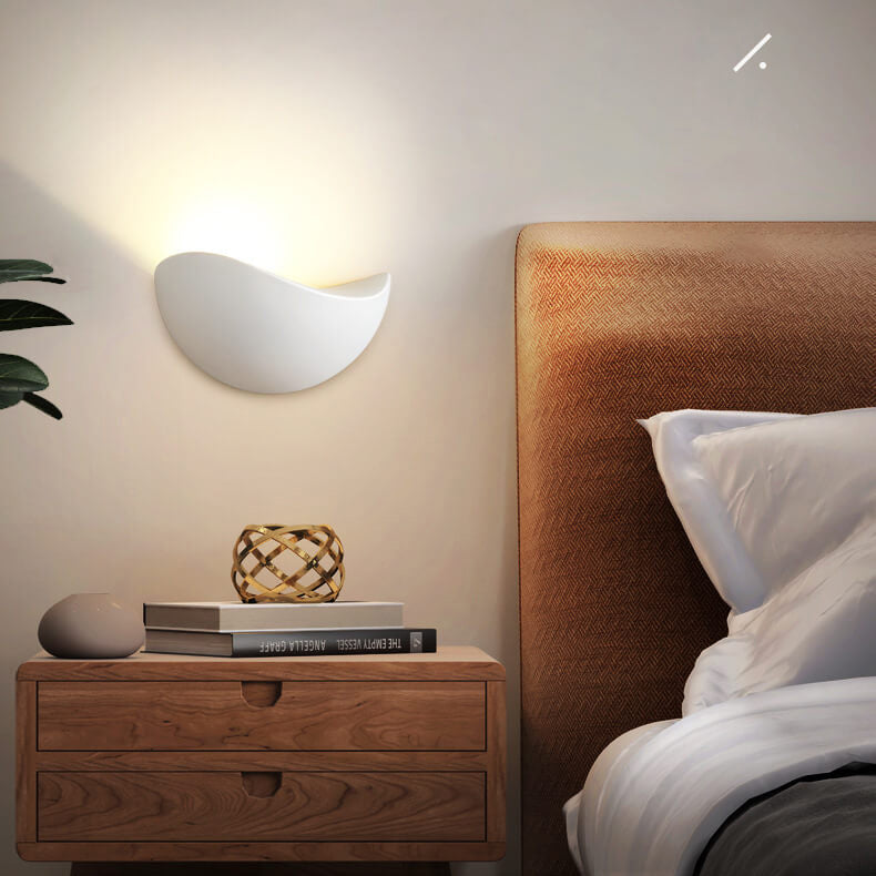 Minimalistische halfronde LED-wandlamp van aluminium in wit en goud