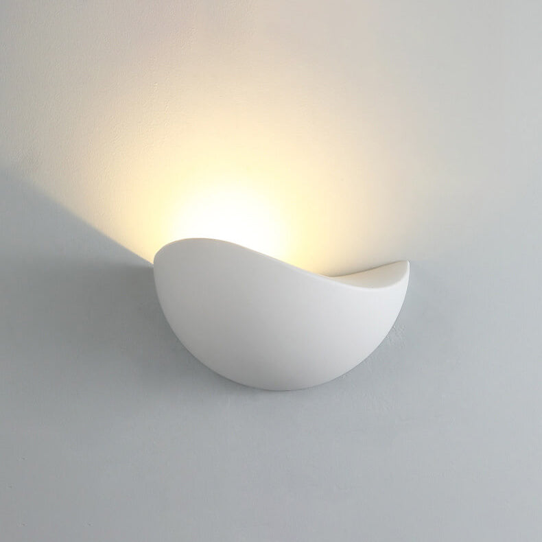 Minimalistische halfronde LED-wandlamp van aluminium in wit en goud