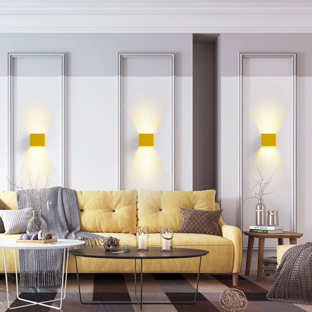 Moderne Vierkante Wandlamp met Compact Design in Scandinavische Stijl