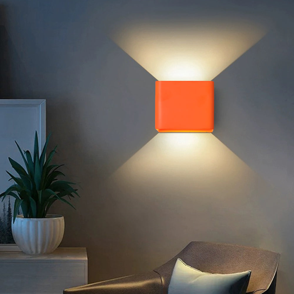 Moderne Vierkante Wandlamp met Compact Design in Scandinavische Stijl