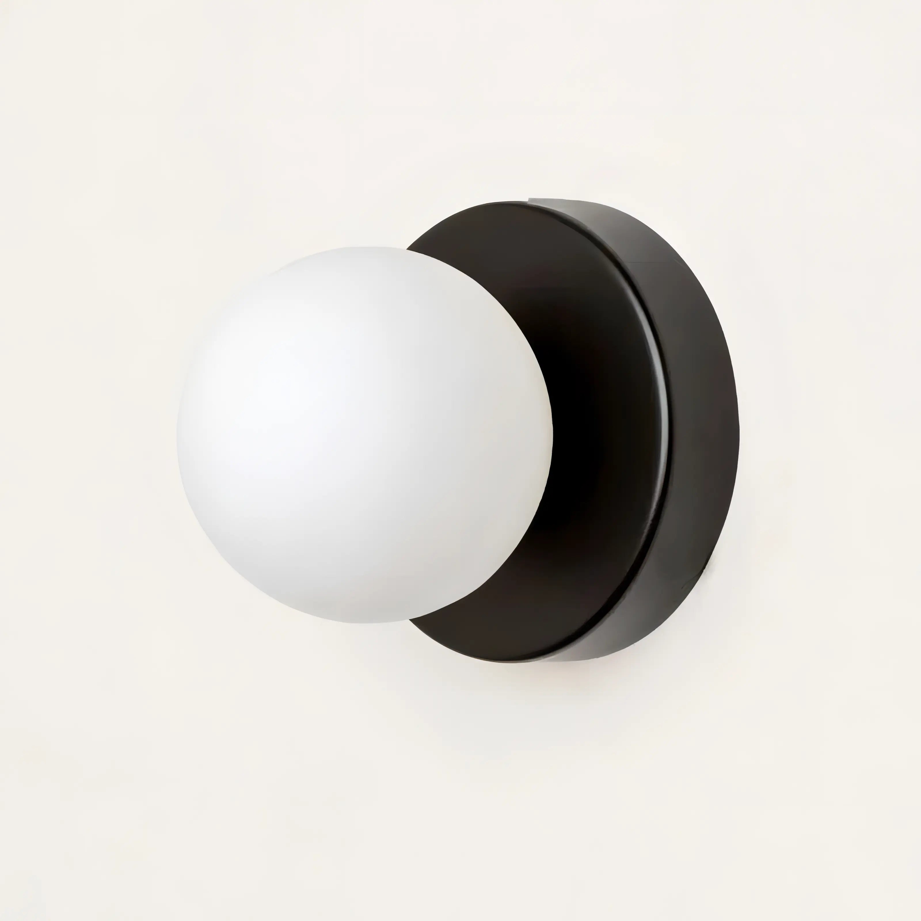 Minimalistische Scandinavische Wandlamp met Glazen Kap