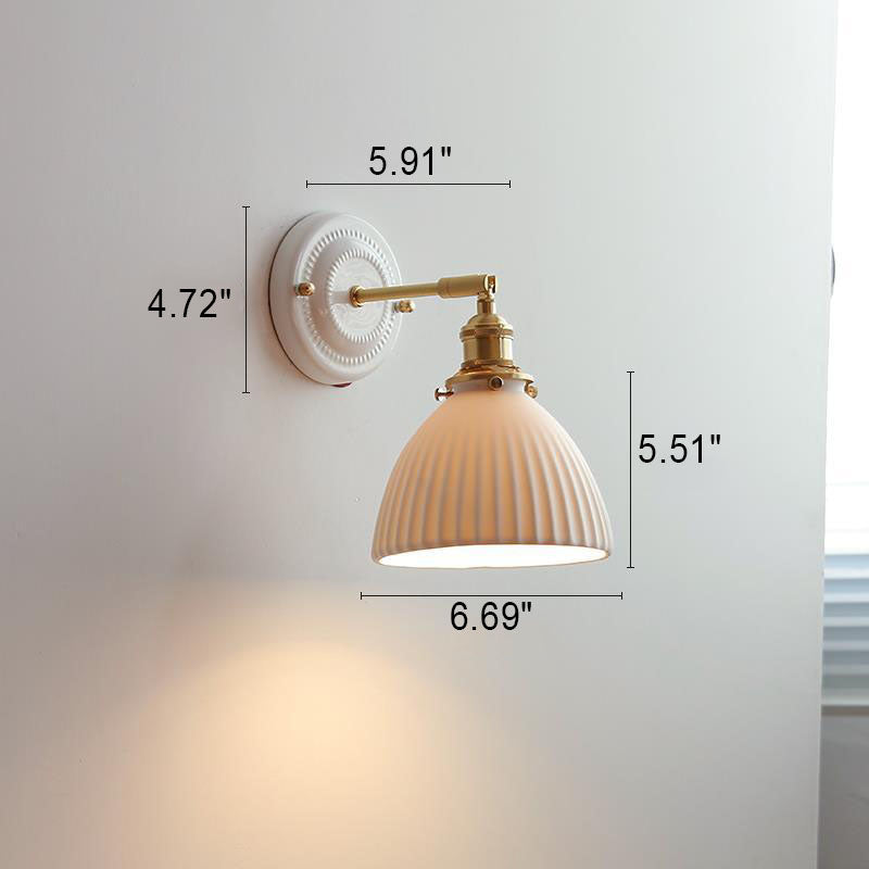 Moderne Wandlamp van Keramiek en Messing met Minimalistisch Design