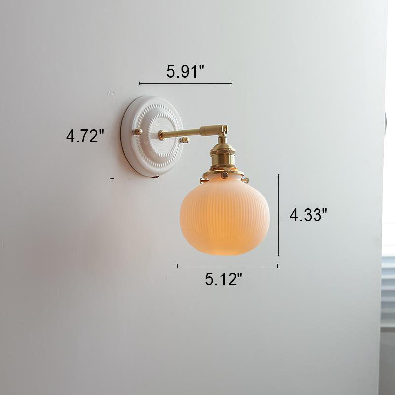 Moderne Wandlamp van Keramiek en Messing met Minimalistisch Design