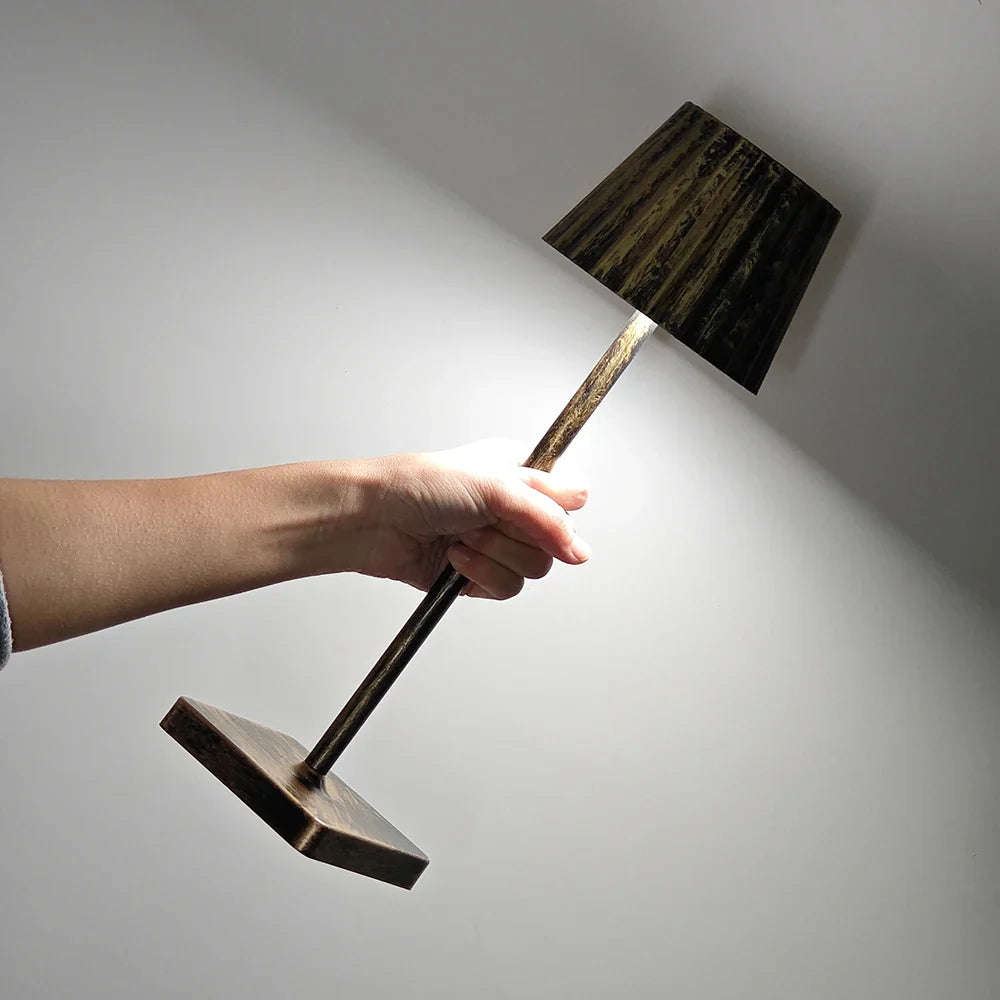 Mara – Oplaadbare Klassieke Tafellamp met Plissé Kap & Dimbare LED