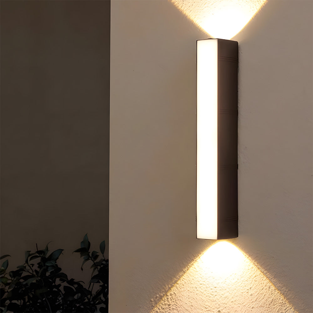 Stilo – Longtube Buitenlamp Muur met Geïntegreerde LED & Modern Design