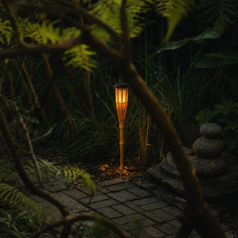 Solar Bamboe Tuinfakkel – Flikkerende LED Vlam Buitenlamp voor Tuin & Terras