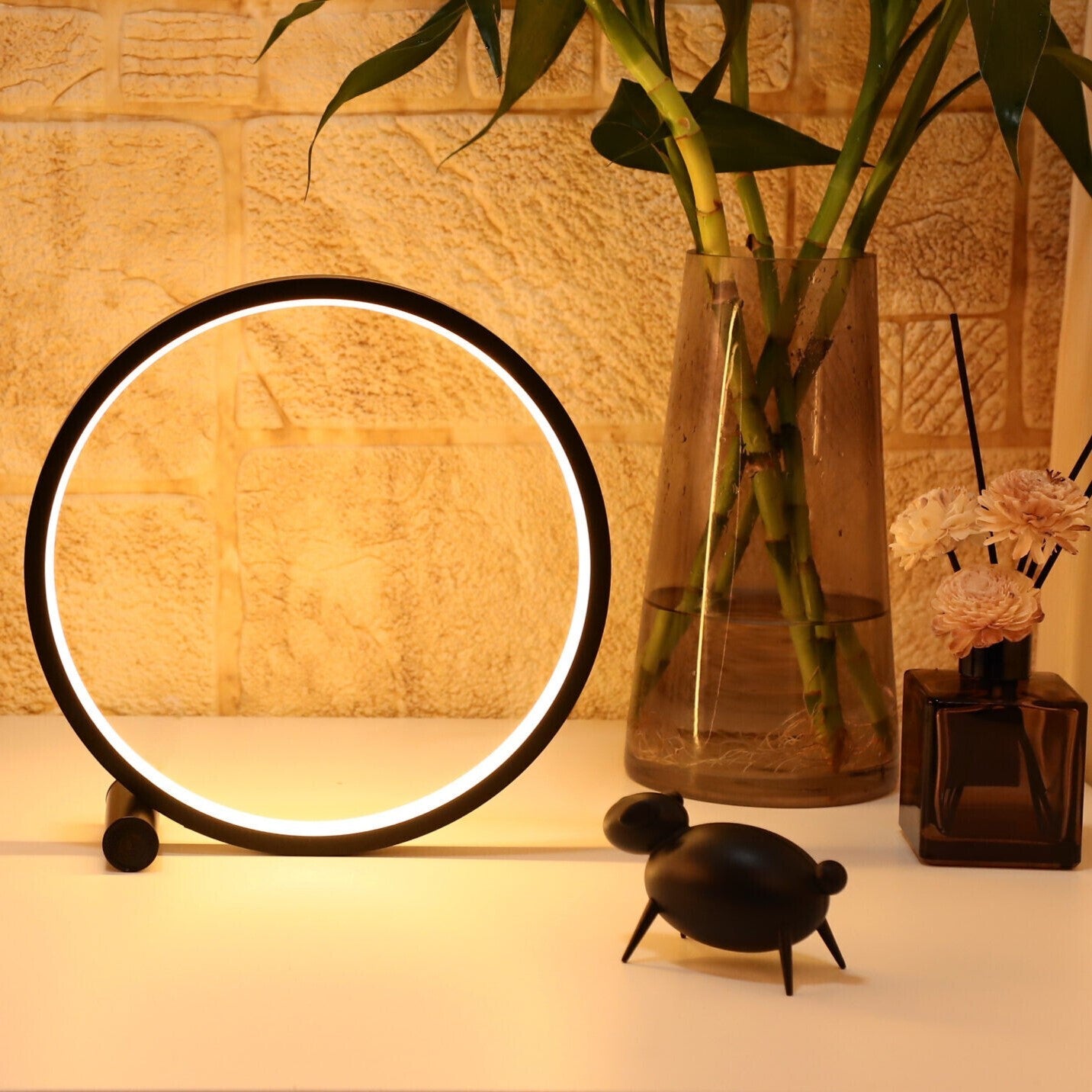Naro - Halo Nachtkastlamp met Minimalistisch & Scandinavisch Design