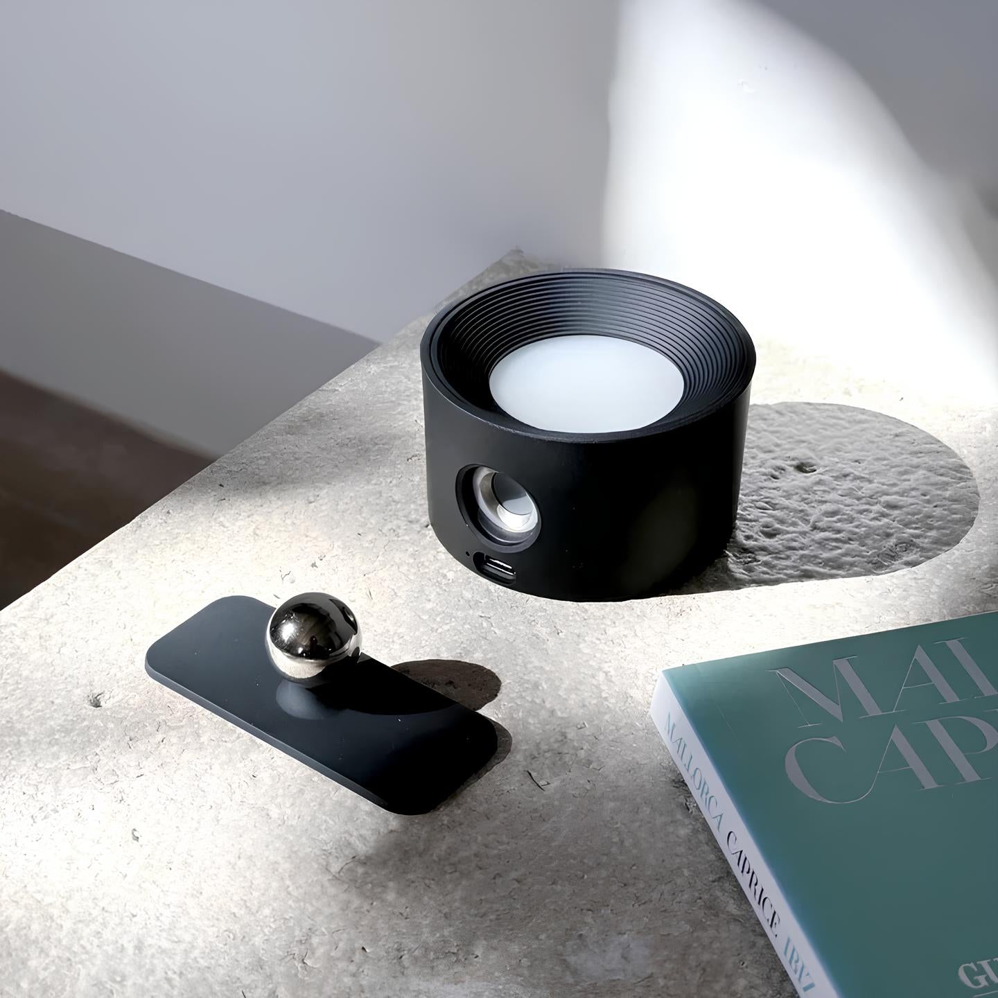 Nara - Scandinavische draadloze wandlamp met 360° rotatie en dimfunctie