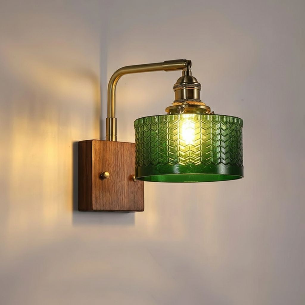 Elegante Groene Wandlamp met Houten Basis & Glazen Kap