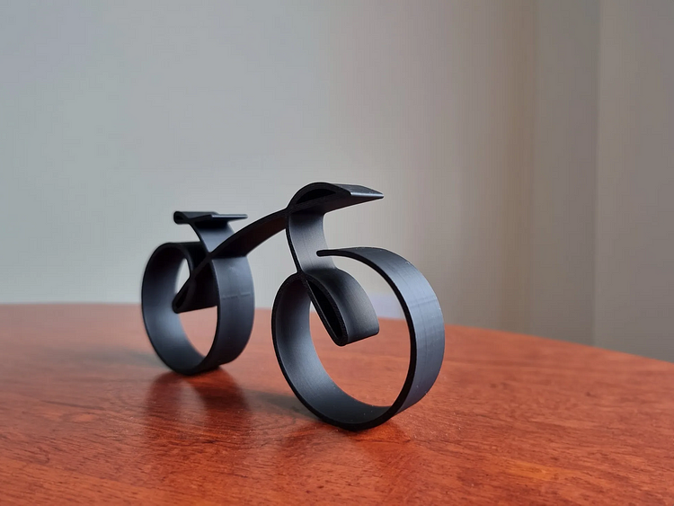 Zwarte Minimalistische Fietssculptuur van Metaal