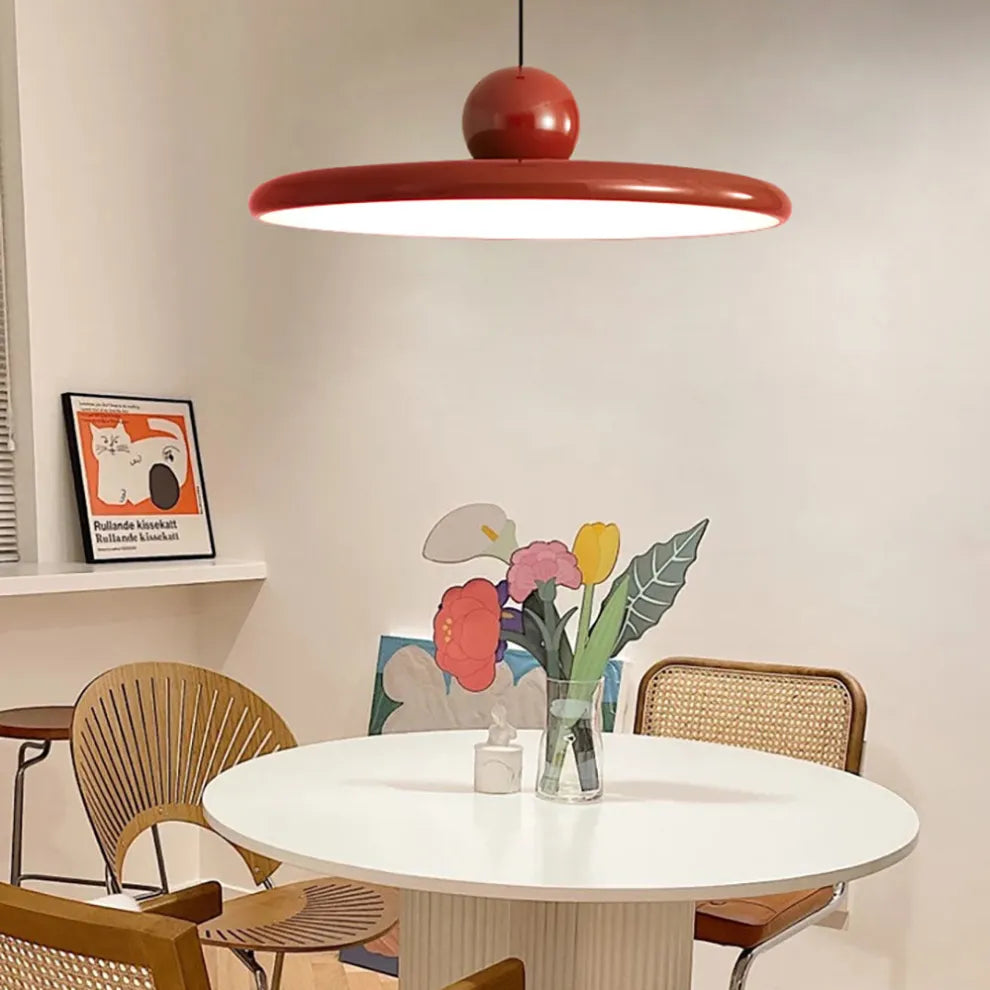 Scandinavische Design Hanglamp met Kleurrijke Metalen Afwerking en LED Verlichting