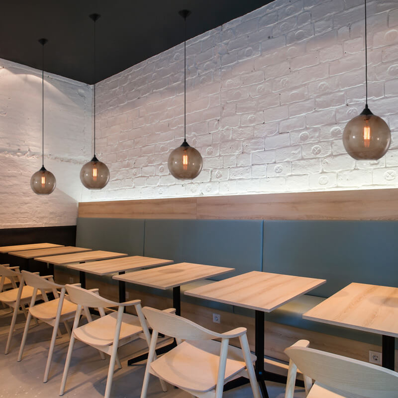 Moderne Glazen Hanglamp in Meerdere Kleuren met Bolvormig Design