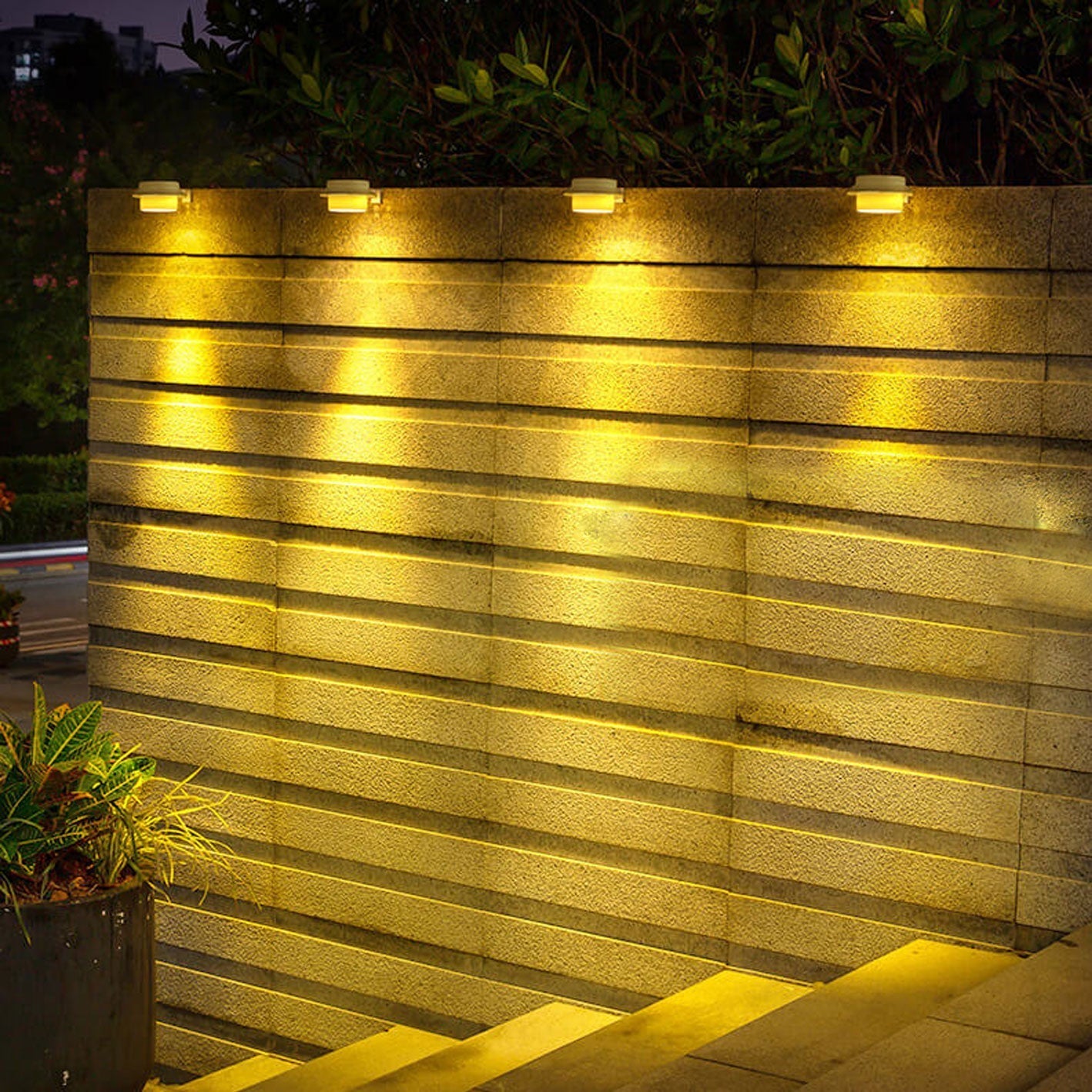 Industriële Solar Wandlamp – Zwart/Wit – Weerbestendig Buitenlicht