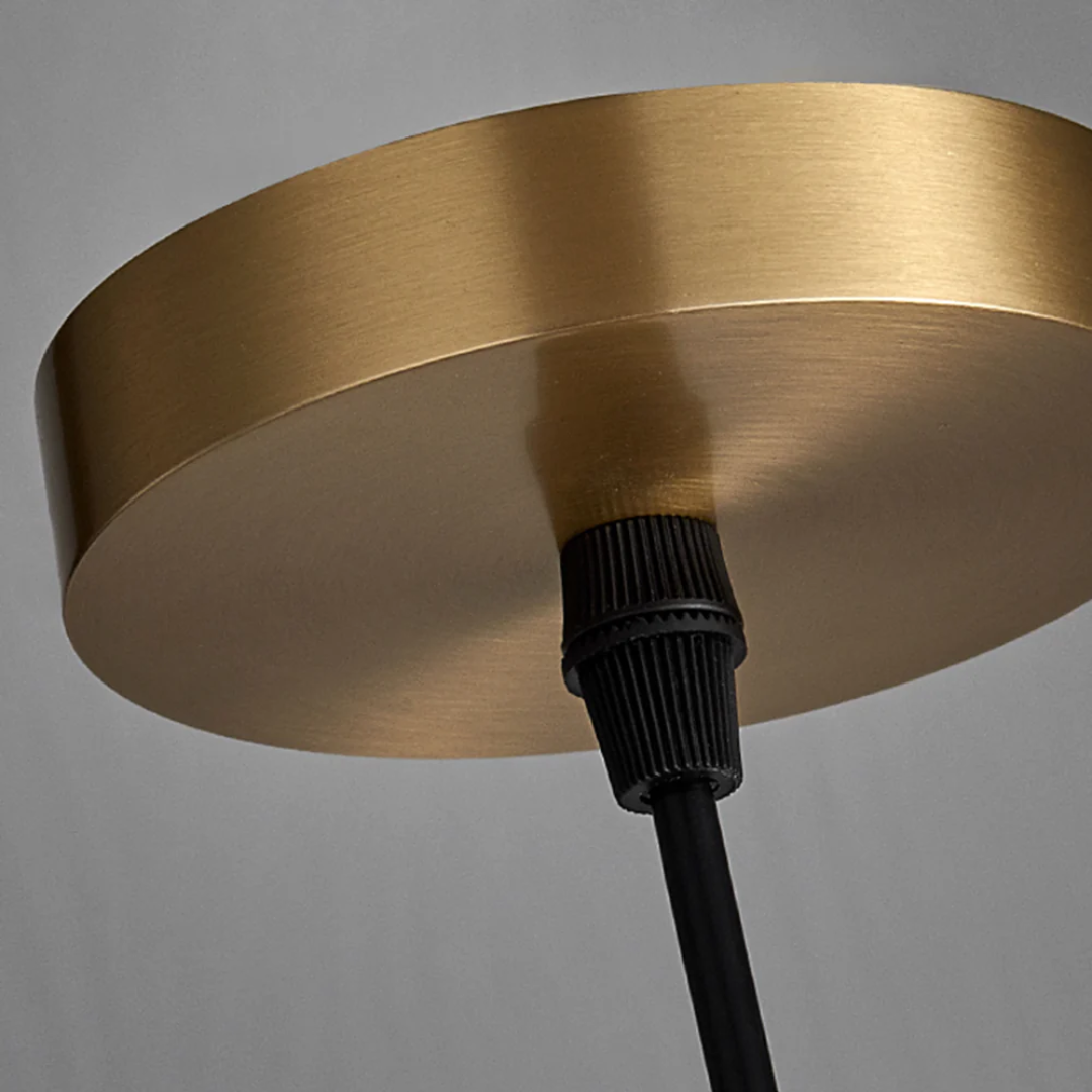 Golvende Glazen Hanglamp met Geribbelde Kap en Messing Details
