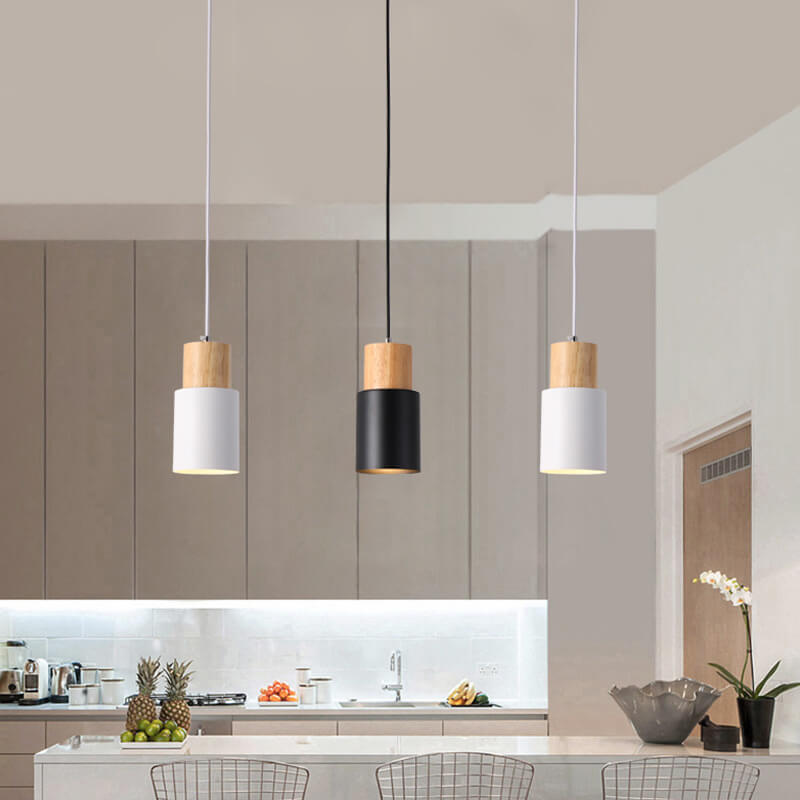 Moderne Hanglamp van Metaal en Hout met Kleurrijk Design