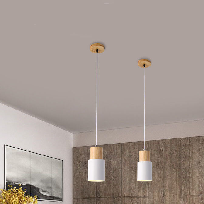 Moderne Hanglamp van Metaal en Hout met Kleurrijk Design