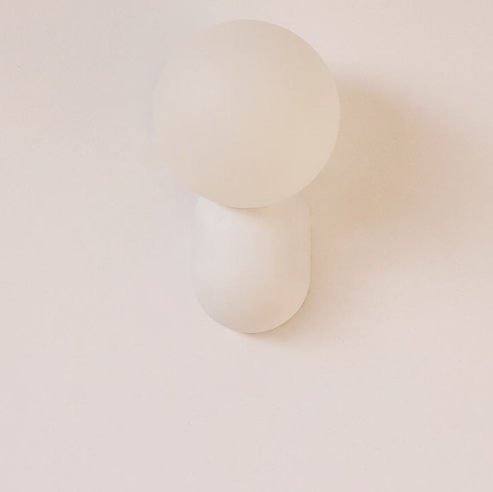 Moderne Wandlamp van Hars en Glas in Scandinavisch Design