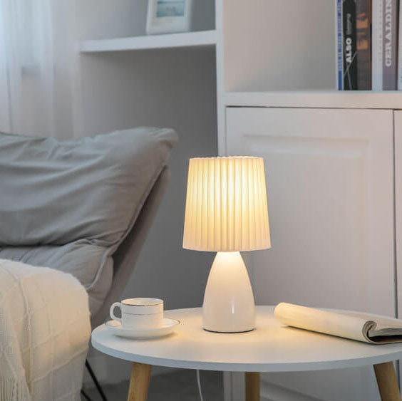 Scandinavische Glazen Tafellamp met Stoffen Kap – 3-Kleurig Dimbaar Licht