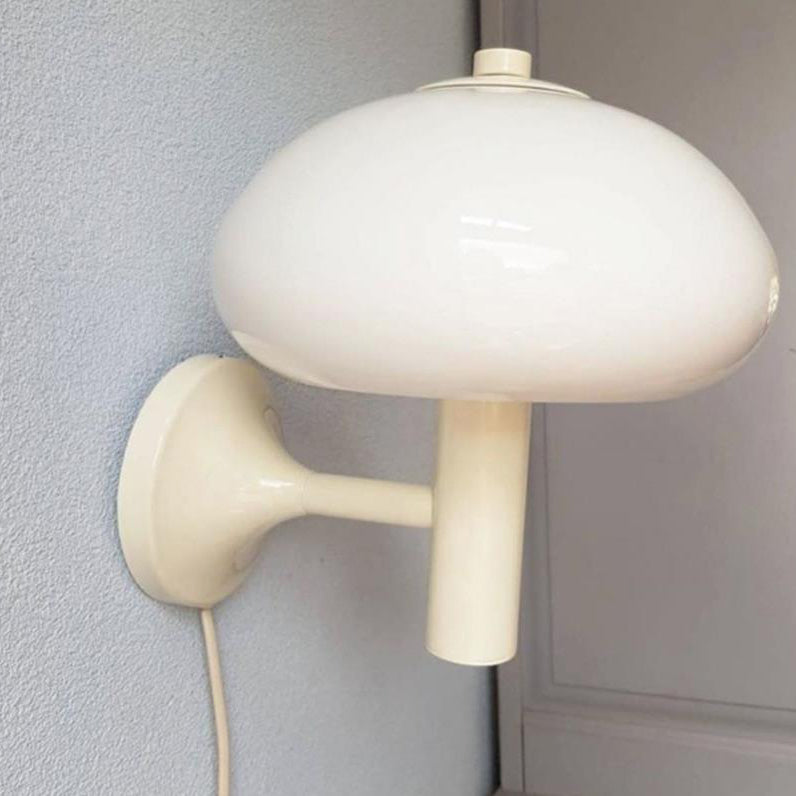 Moderne Wandlamp van Glas en IJzer – Milk White