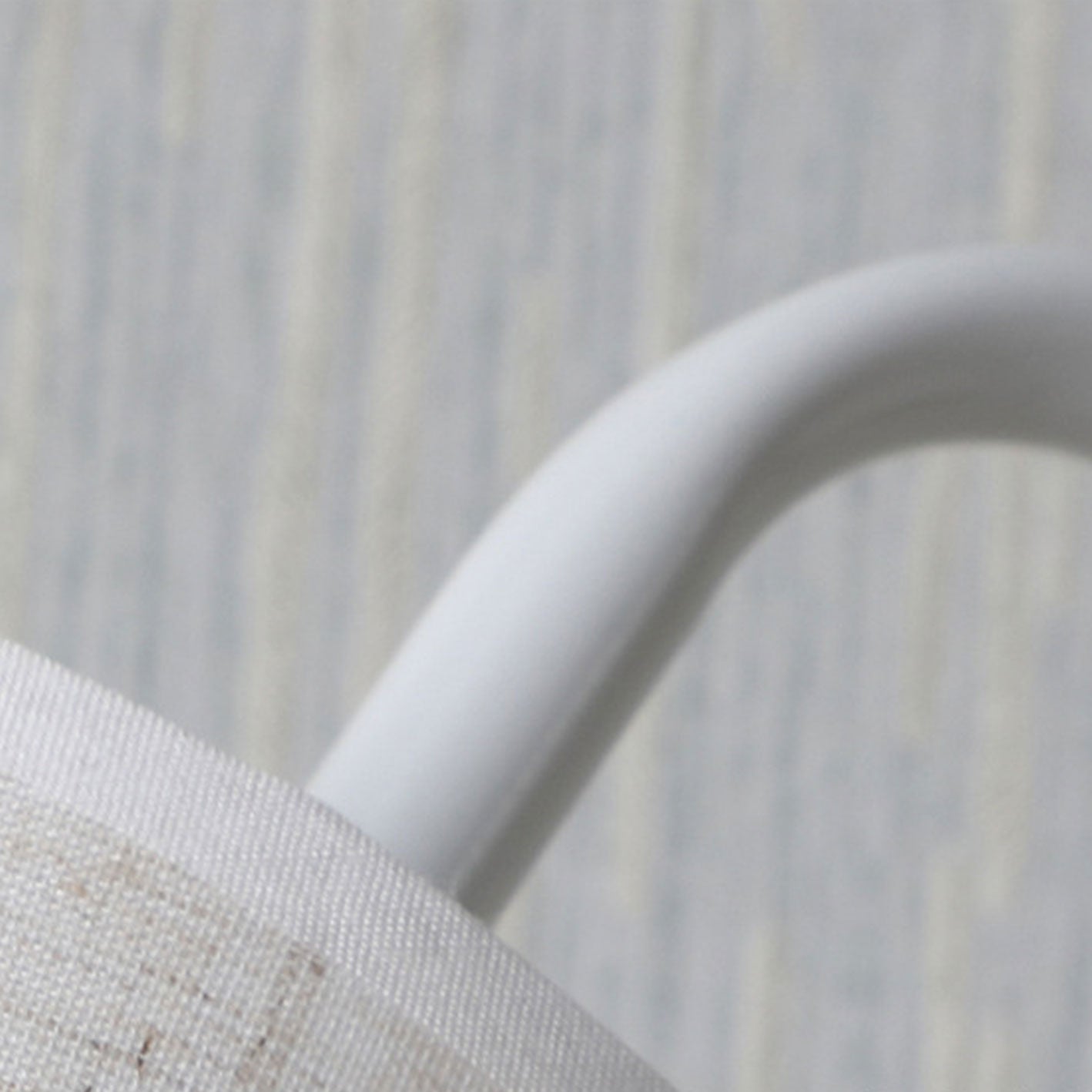 Moderne Tafellamp van Linnen, Metaal en Hout – Geïntegreerde LED met USB/Plug-In