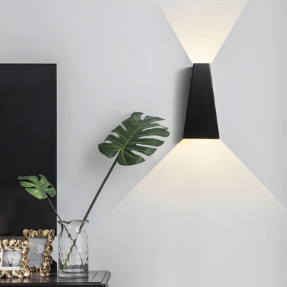 Sölte – Minimalistische LED Wandlamp Up & Down Design