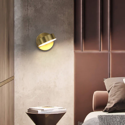 Skära – Minimalistische Wandlamp met Geïntegreerde LED & Gouden Afwerking