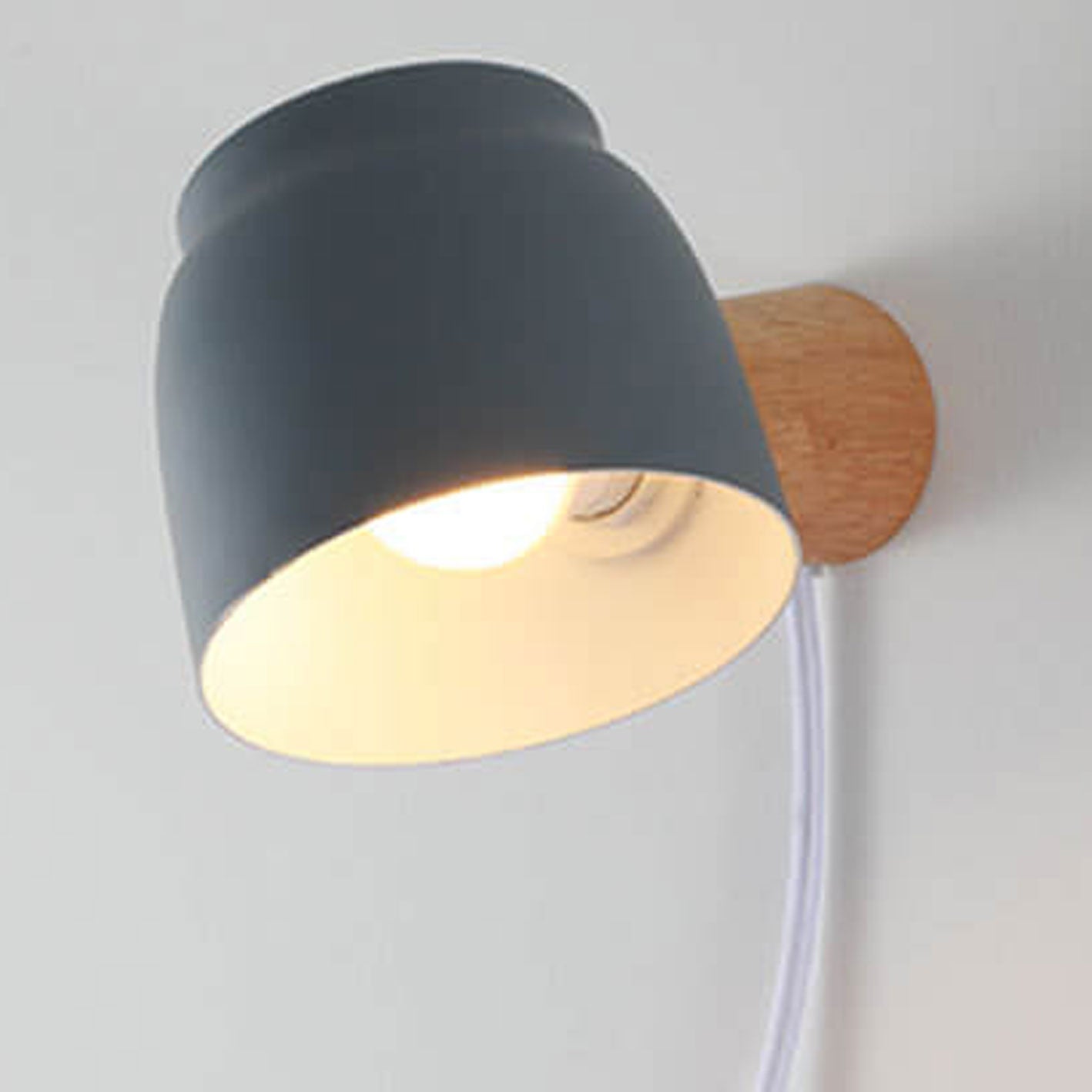 Moderne Wandlamp van IJzer en Hout – Zwart, Wit of Grijs