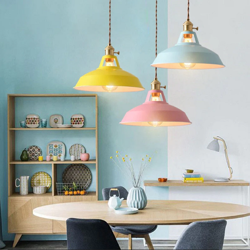 Retro Hanglamp in pastel kleuren voor een Abstract Design