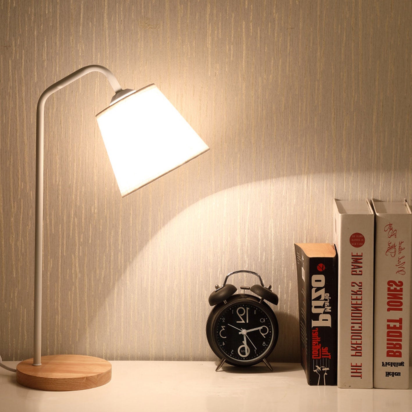 Moderne Tafellamp van Linnen, Metaal en Hout – Geïntegreerde LED met USB/Plug-In