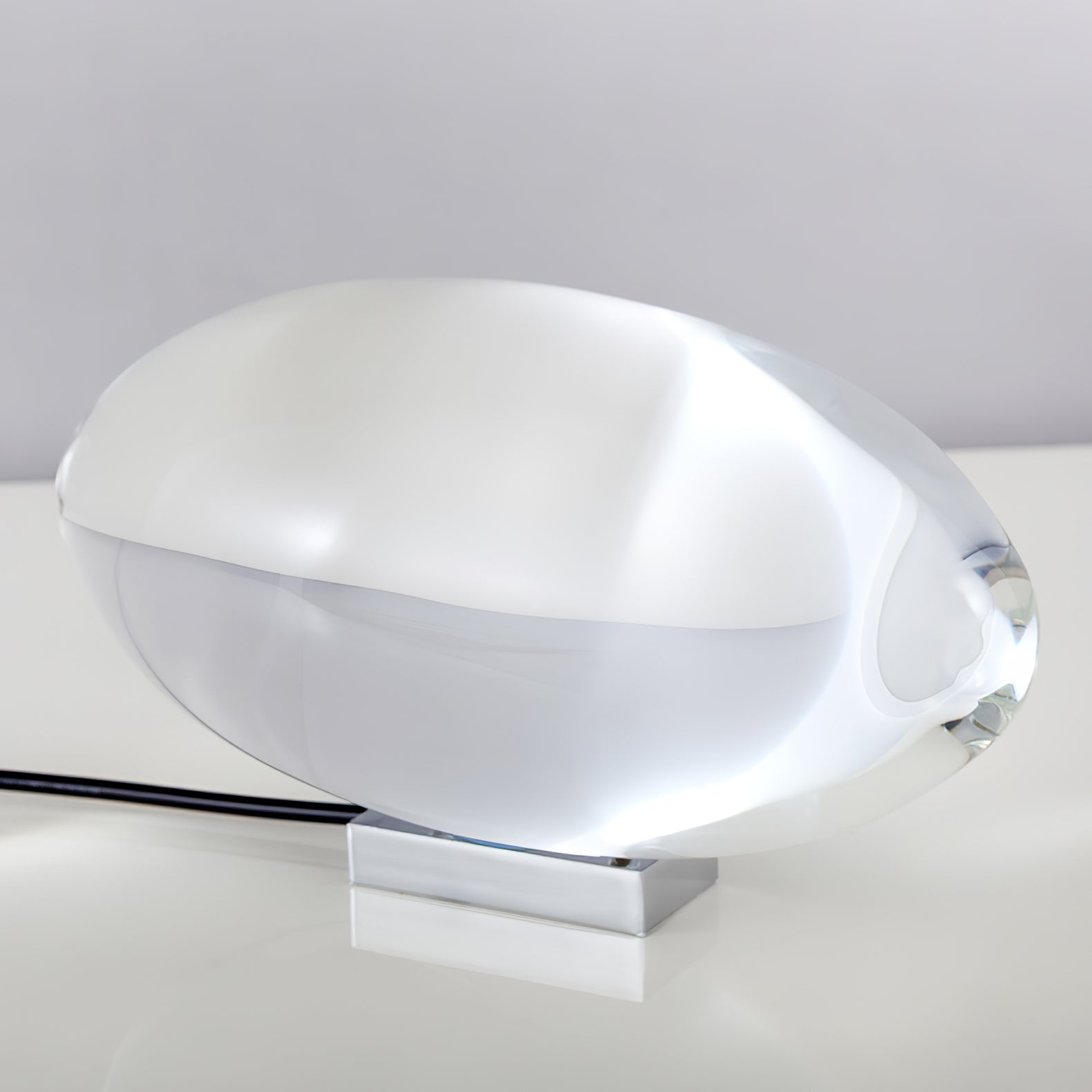 Design Tafellamp met Kristal Lens – Sfeervolle Oogprojectie & LED Lichtstanden