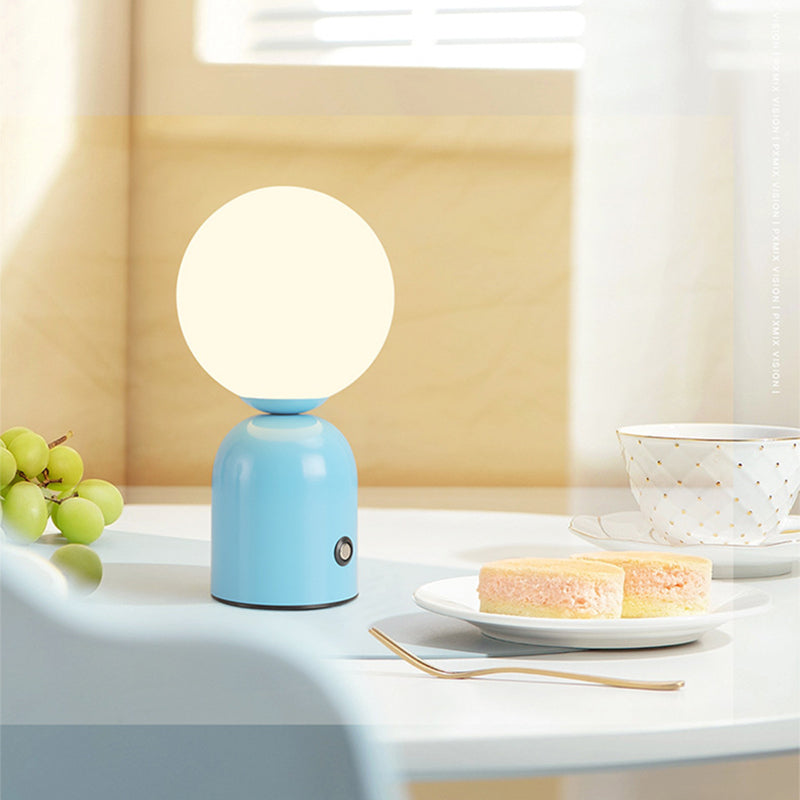 Minimalistische LED Tafellamp – Plug-in, 2 W met Acryl Kap