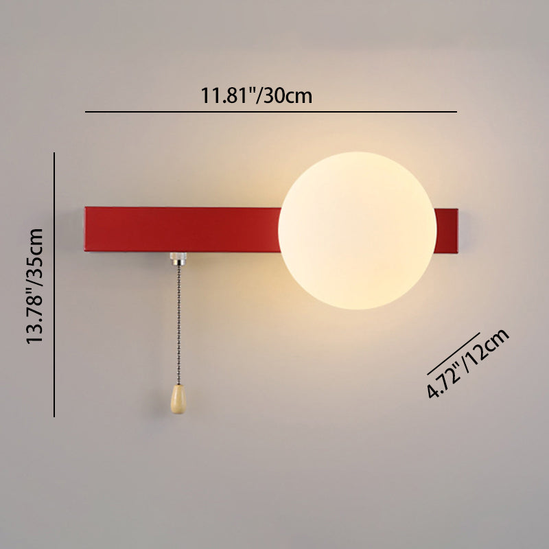 Simpele Wandlamp met Glazen Kap – Verkrijgbaar in Rood, Groen, Zwart en Off-White
