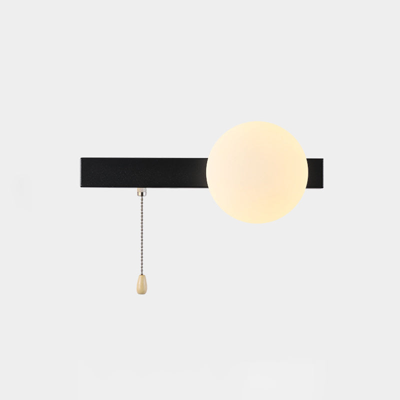 Simpele Wandlamp met Glazen Kap – Verkrijgbaar in Rood, Groen, Zwart en Off-White