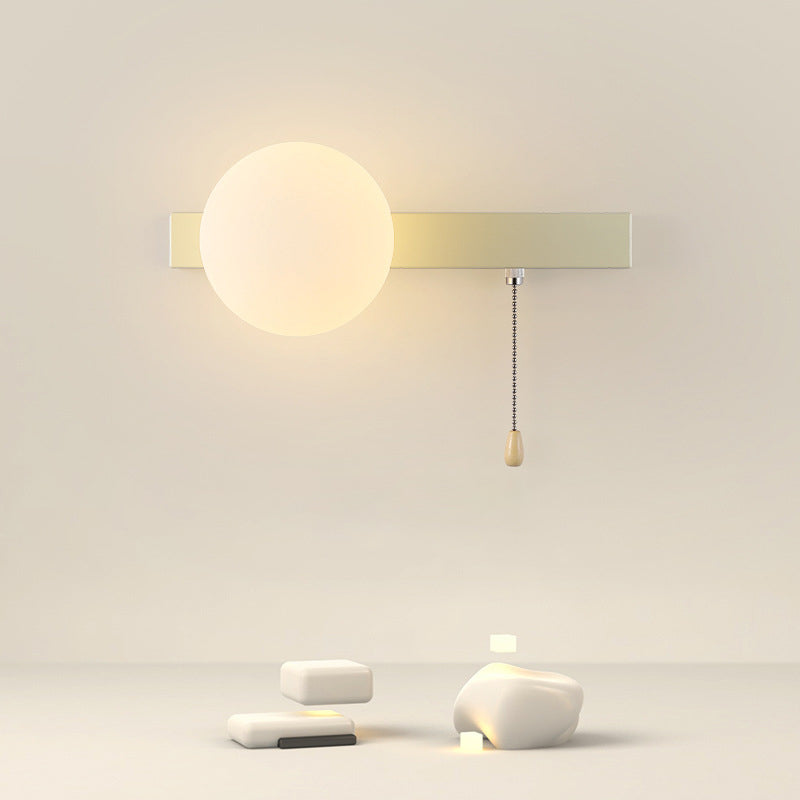 Simpele Wandlamp met Glazen Kap – Verkrijgbaar in Rood, Groen, Zwart en Off-White
